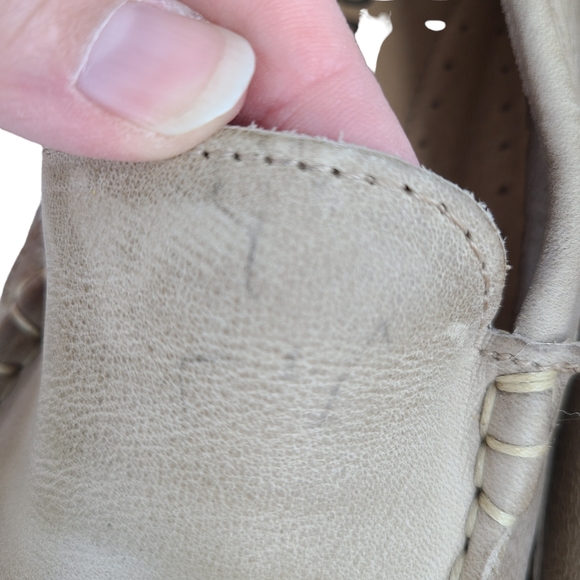 Kickers men's taupe leather slip-on driving loafers size EUR 42 and US 8.5 - Picture 9 of 12